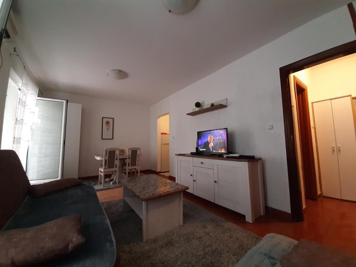 Apartman *